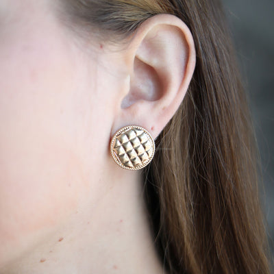 Connell Quilted Metal Disc Stud Earrings in Worn Gold